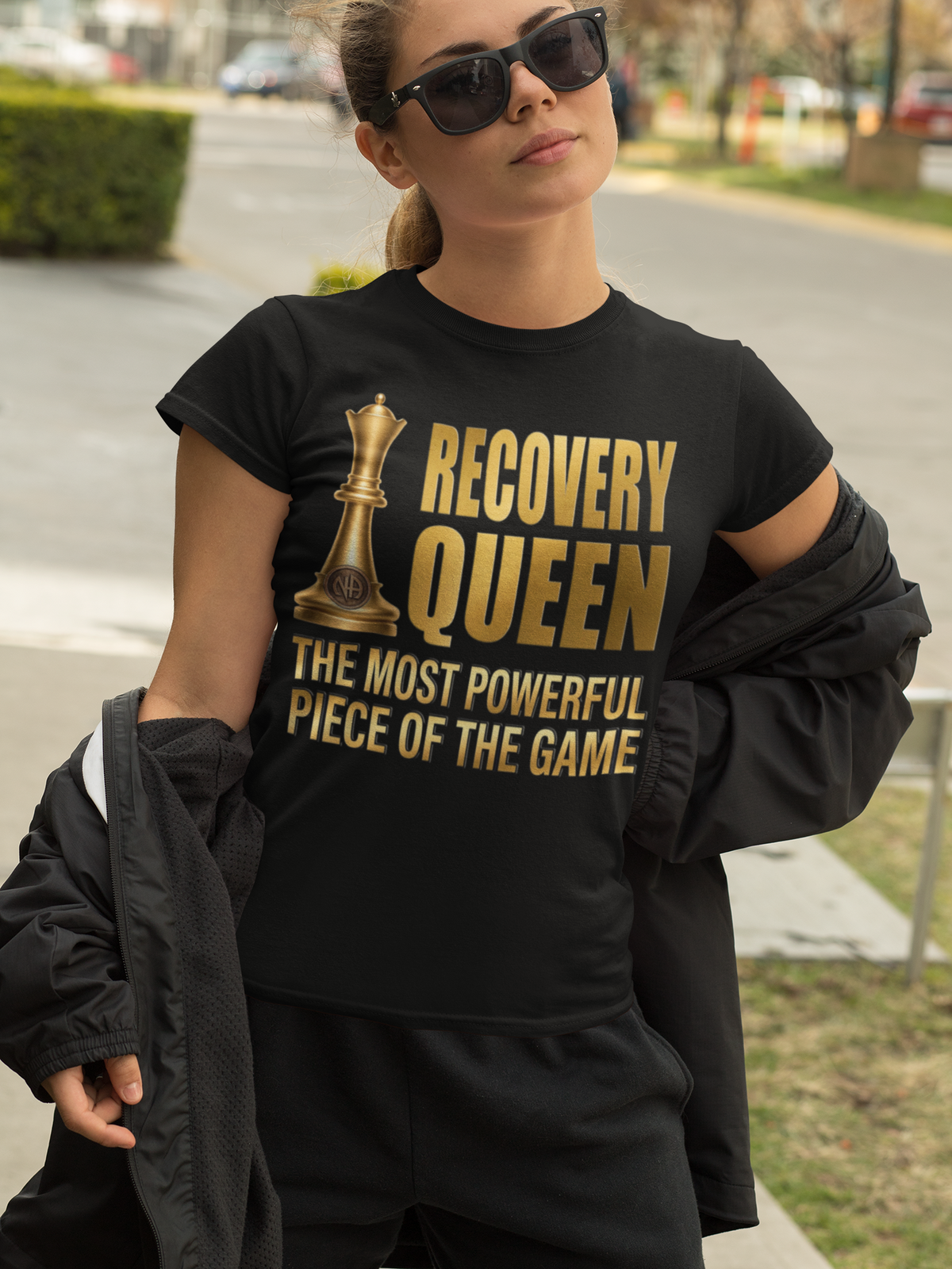 ldTs- Queen Chest Piece Tee