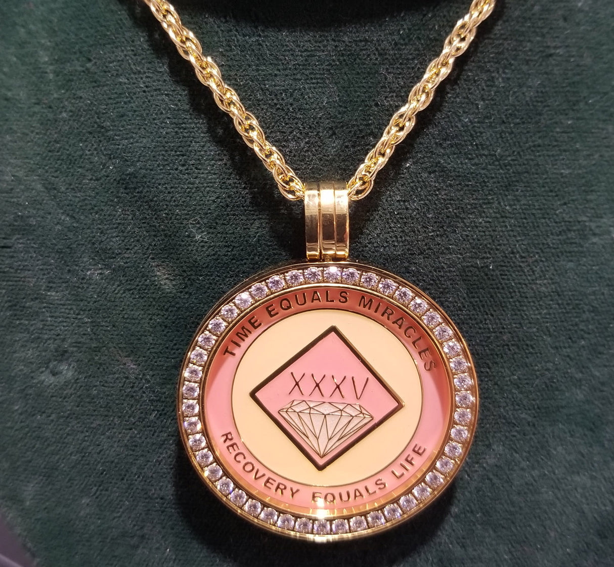 mhkt- Bling Necklace Medallion Holder