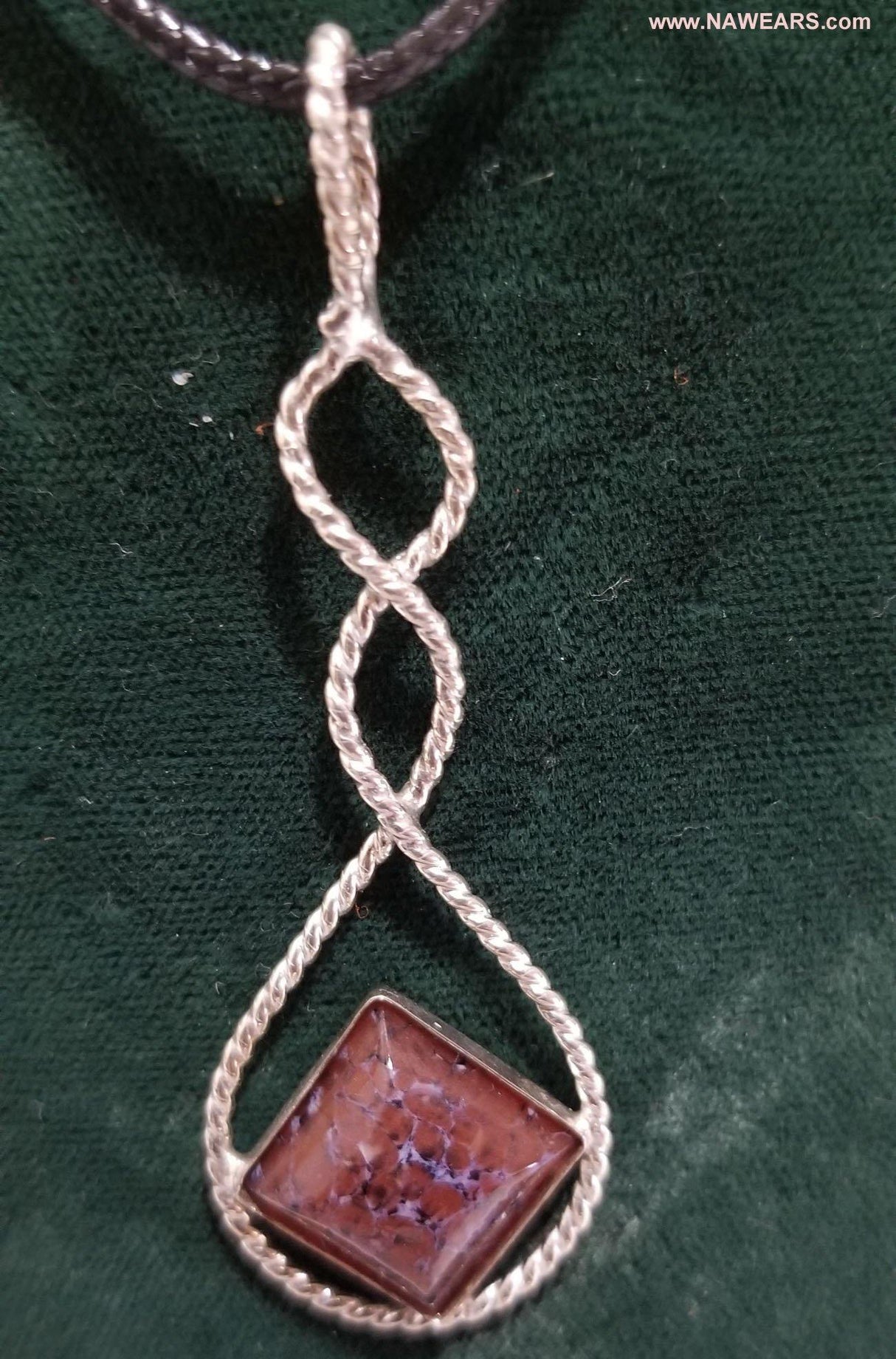 az0156- Silver, NA Twisted Pend - nawears