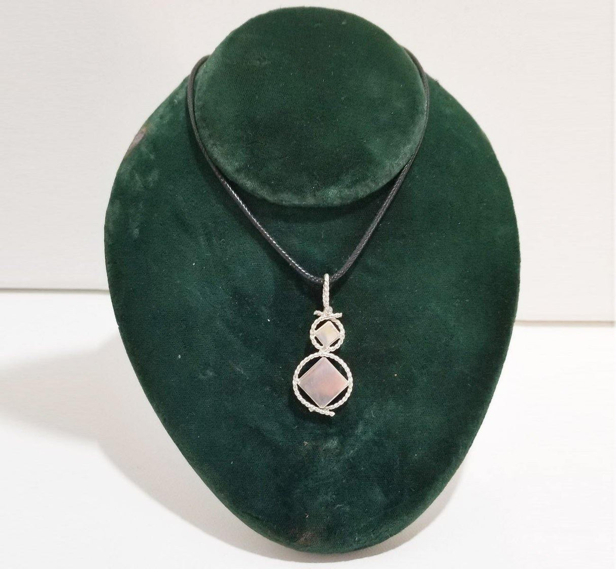 az0165- Stacked Symbol Pend - nawears