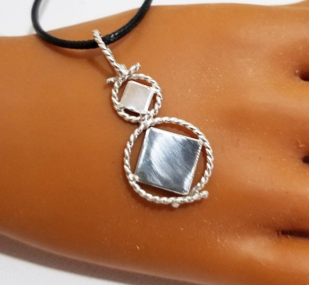 az0165- Stacked Symbol Pend - nawears