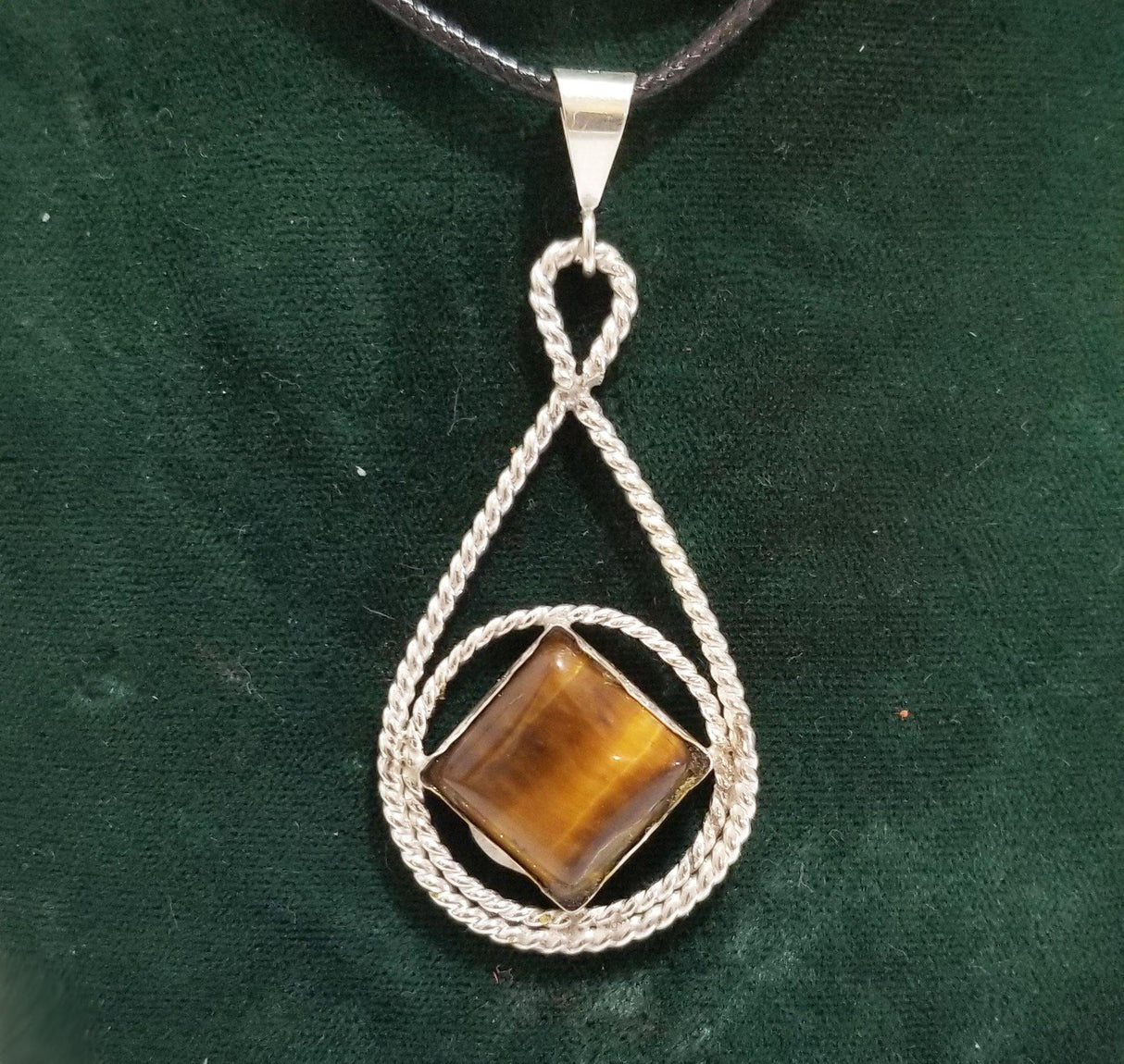 az0168- Silver, NA Symbol Pend - nawears