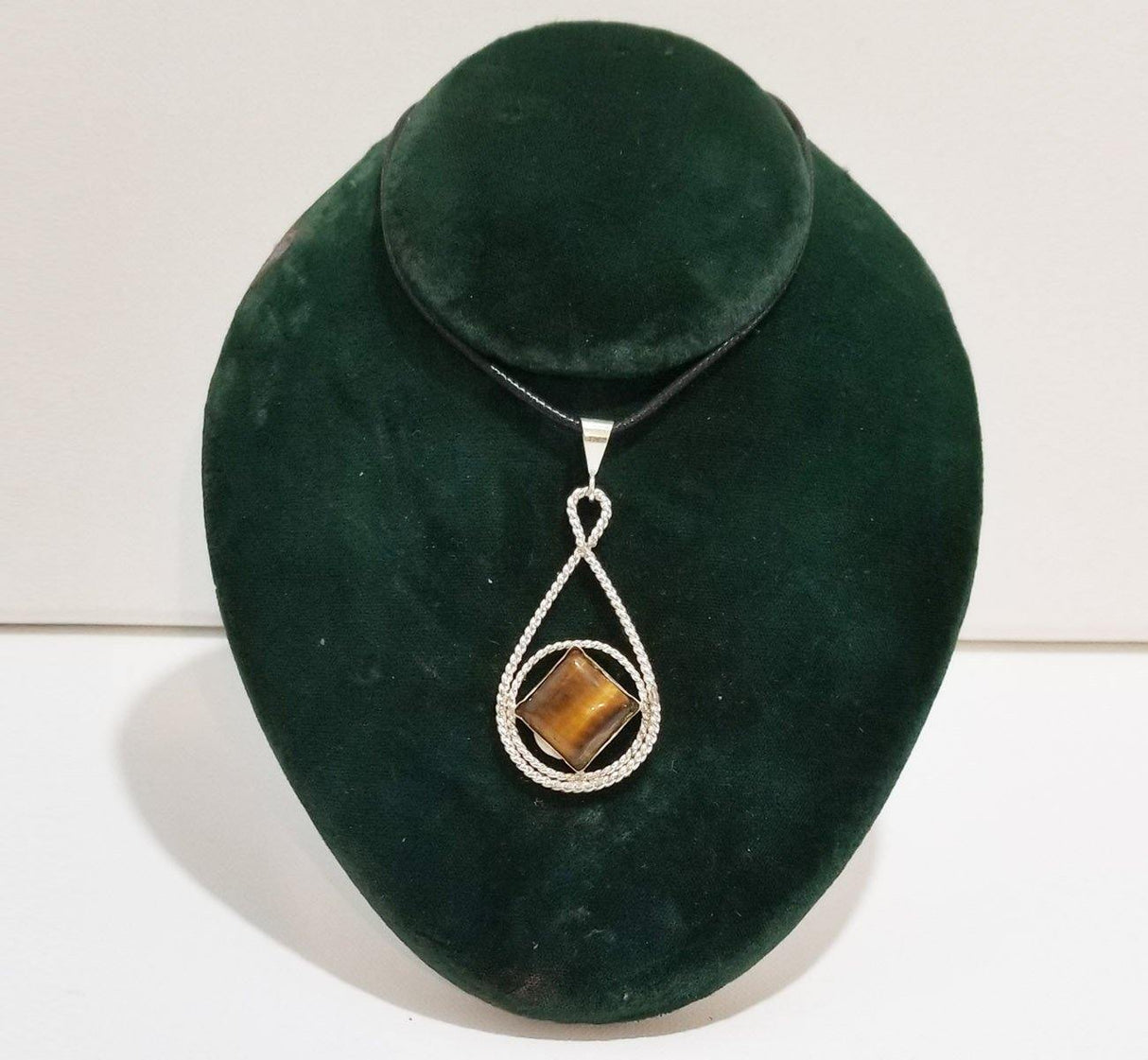 az0168- Silver, NA Symbol Pend - nawears