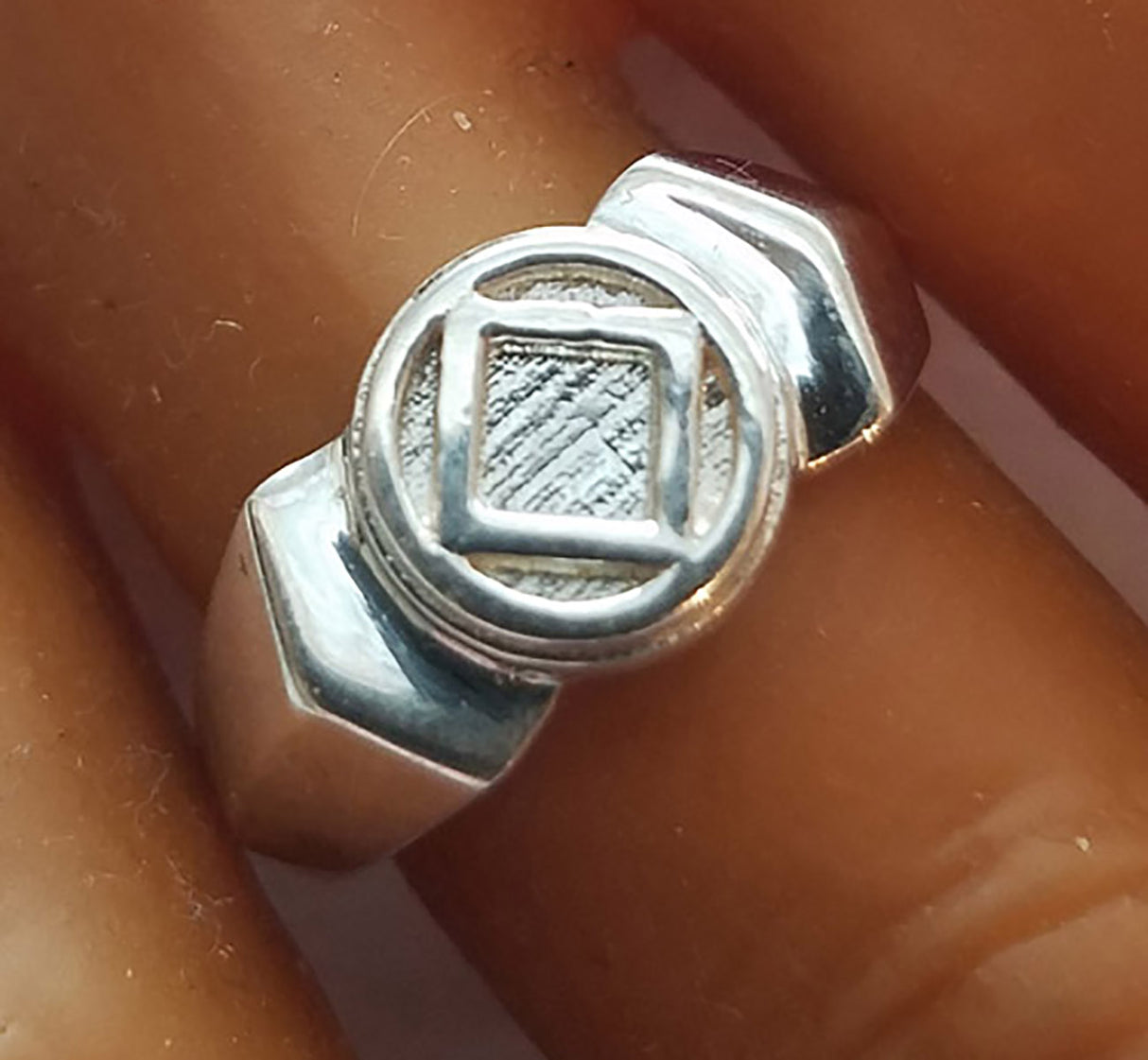 MEDIUM ART DECO SERVICE SYMBOL RING - nawears