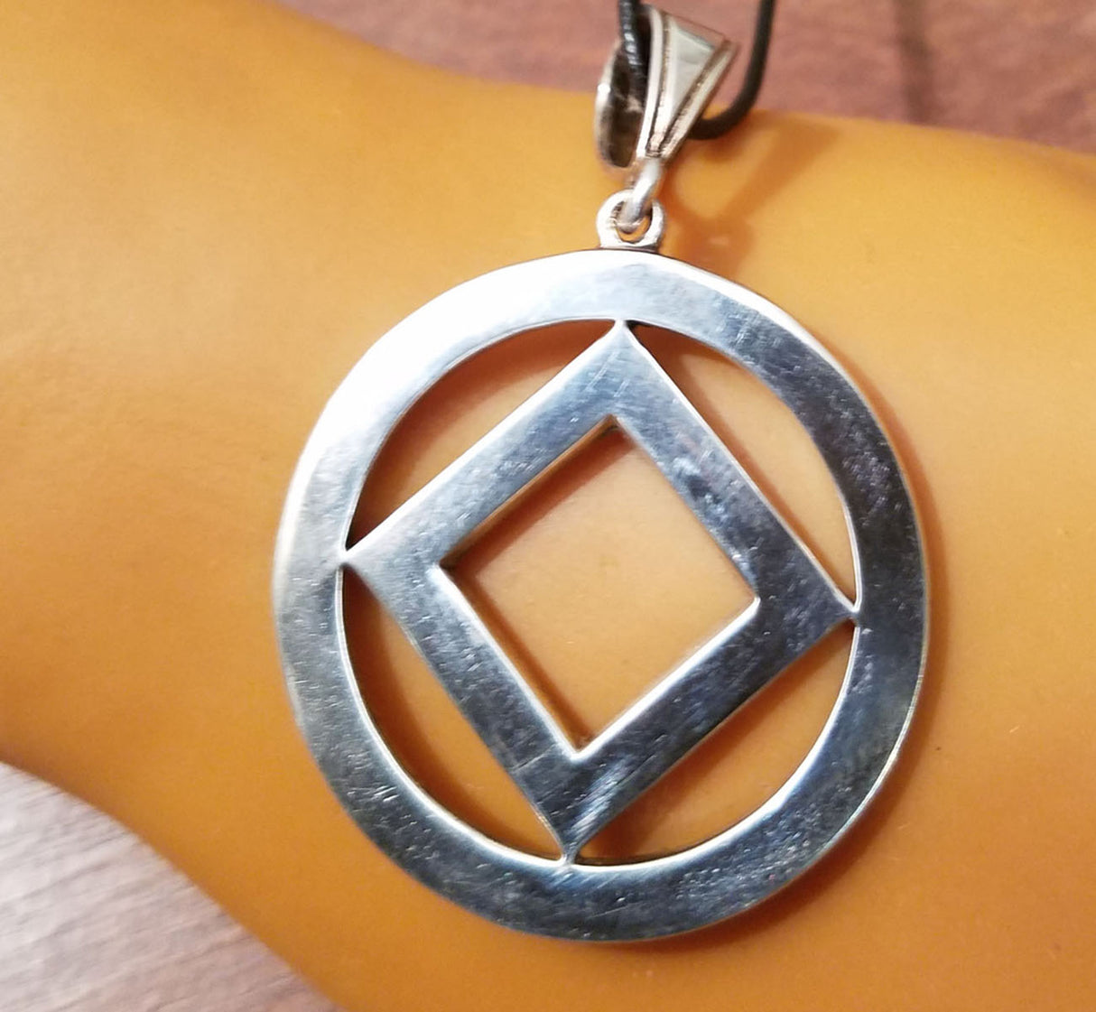 ssj025- Large Service Symbol Pendant