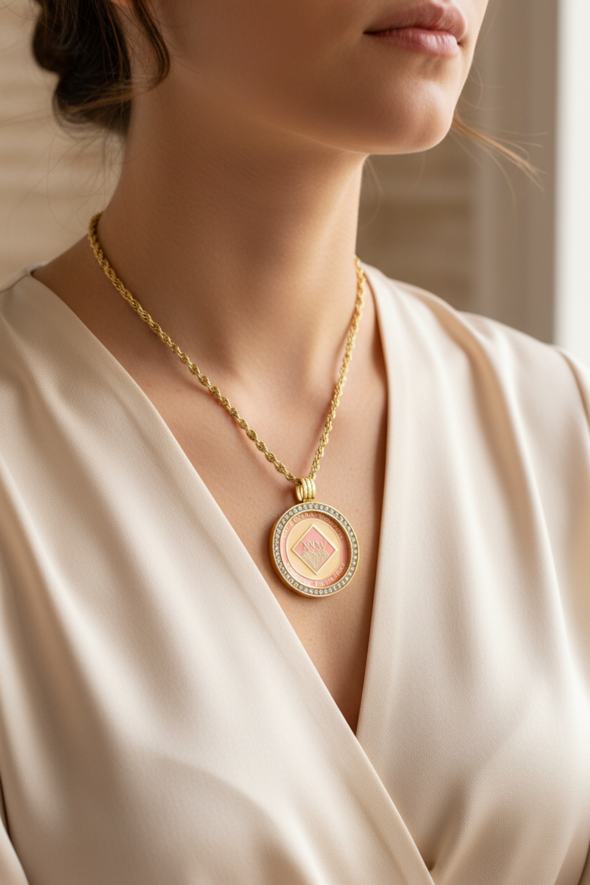mhkt- Bling Necklace Medallion Holder
