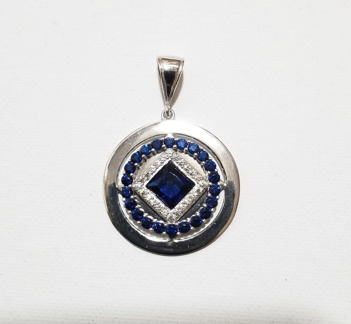 ssj024- X-Large Gemmed NA Pendant - nawears